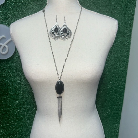 Black oval tassel drop necklace and earrings - Picture 1 of 3